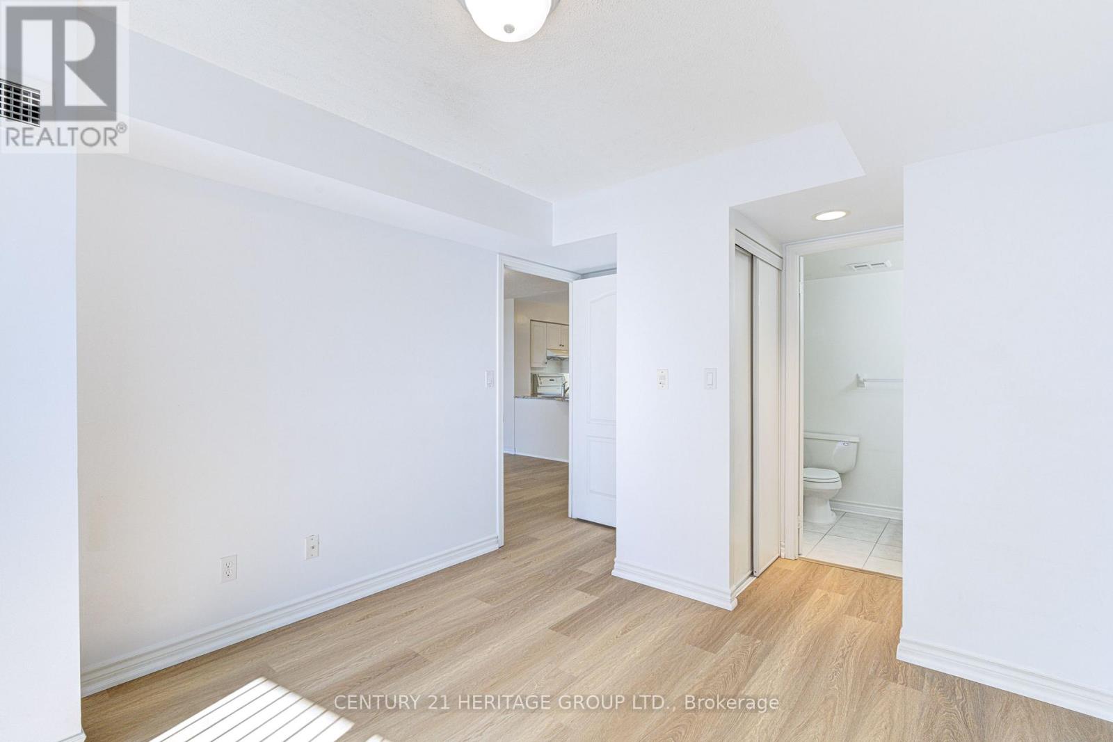 610 - 2 Rean Drive Property Photo 28