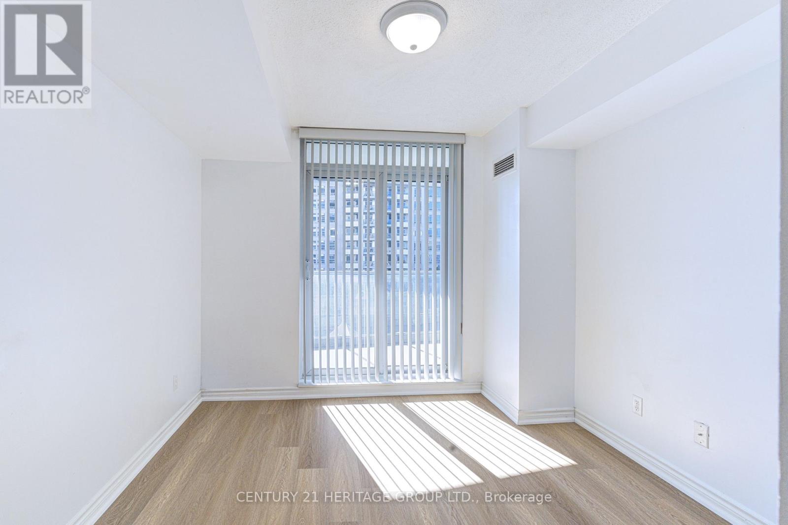 610 - 2 Rean Drive Property Photo 29