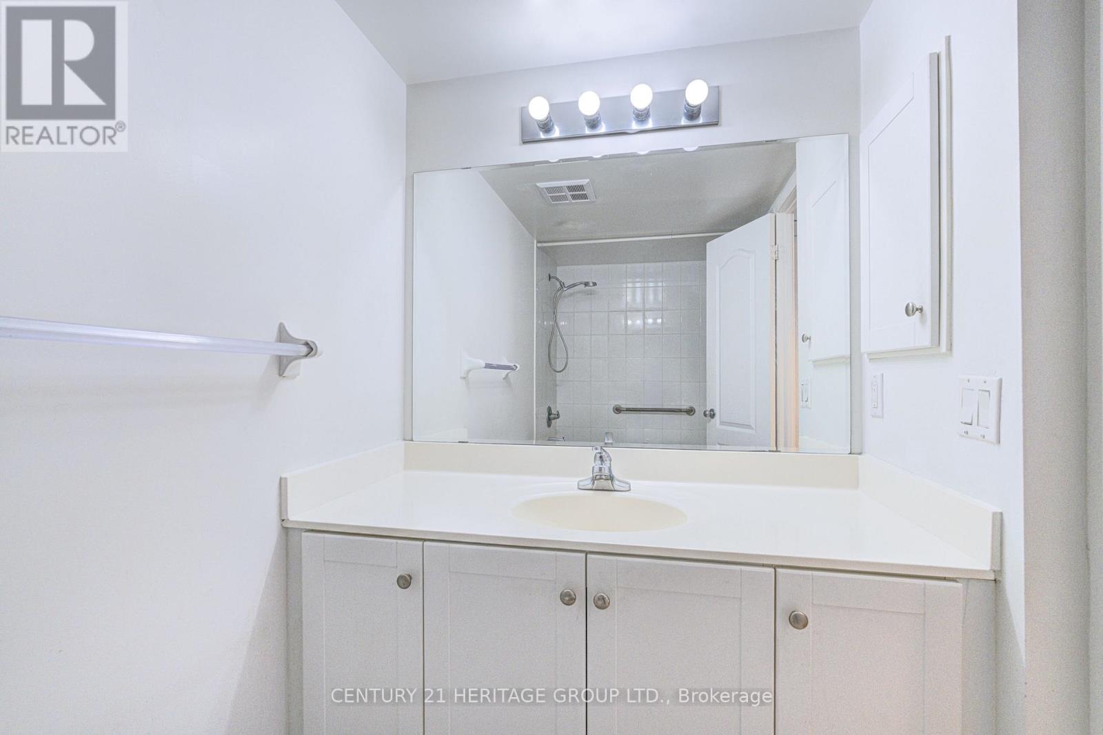 610 - 2 Rean Drive Property Photo 32