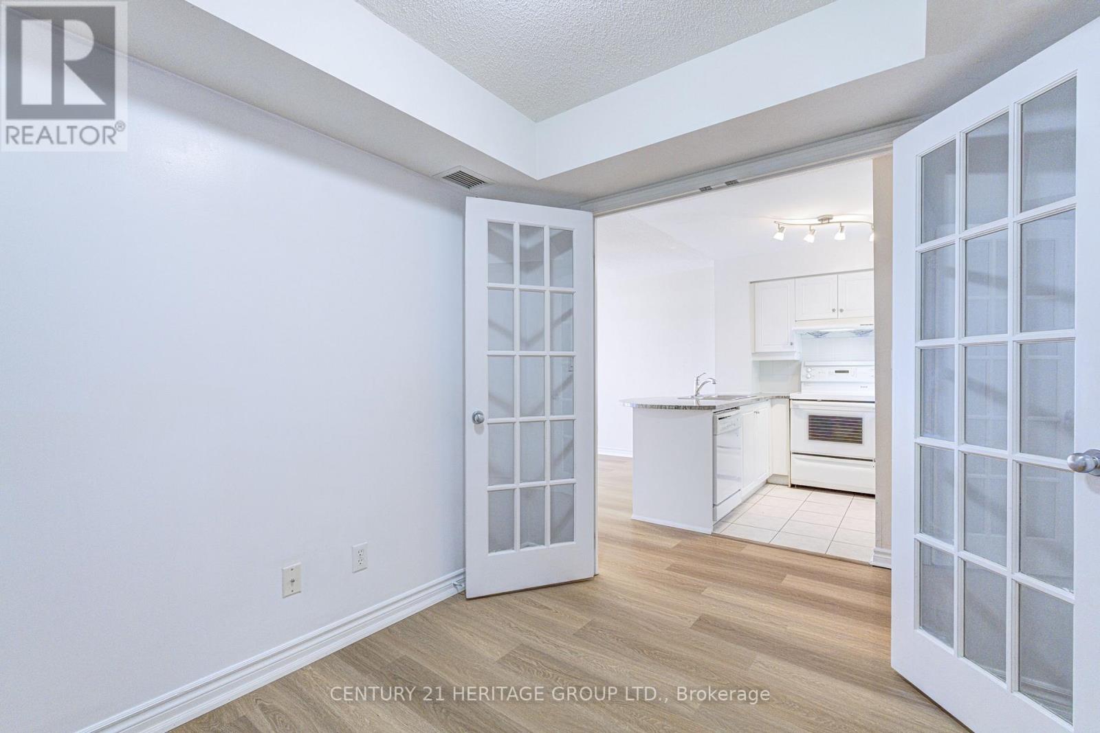 610 - 2 Rean Drive Property Photo 34