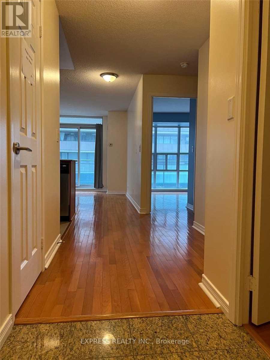 1302 - 736 Spadina Avenue Property Photo 2