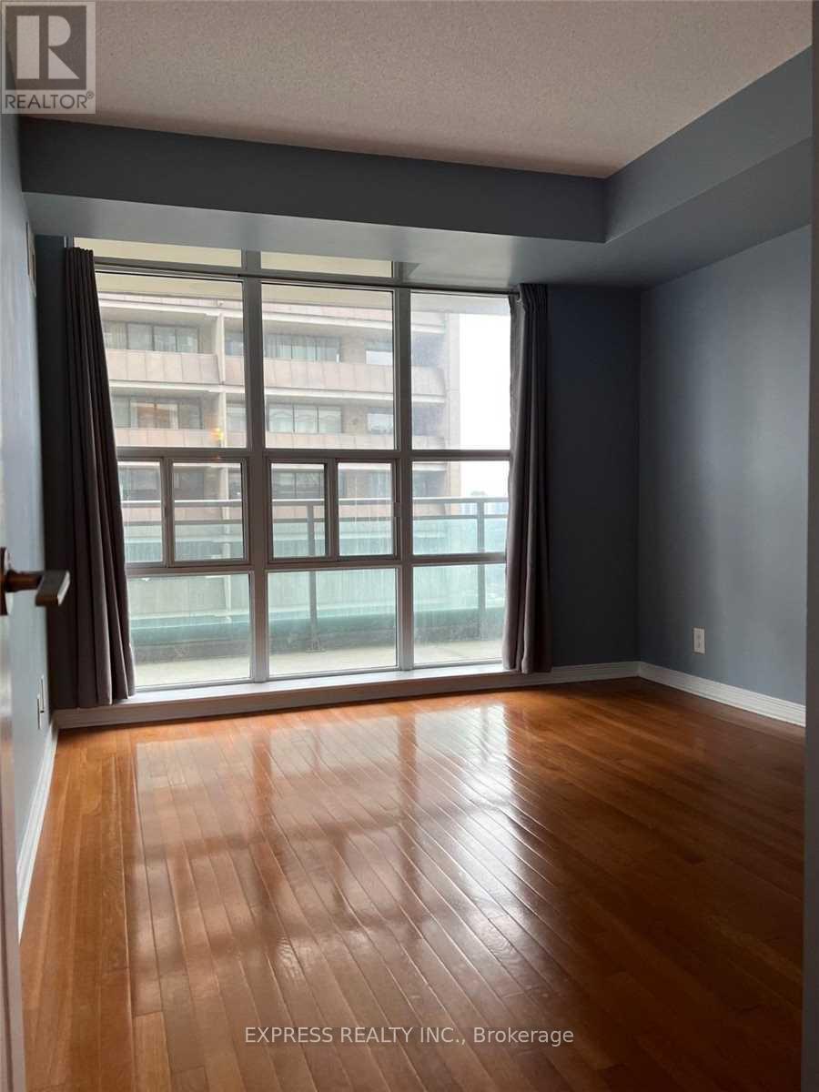 1302 - 736 Spadina Avenue Property Photo 5