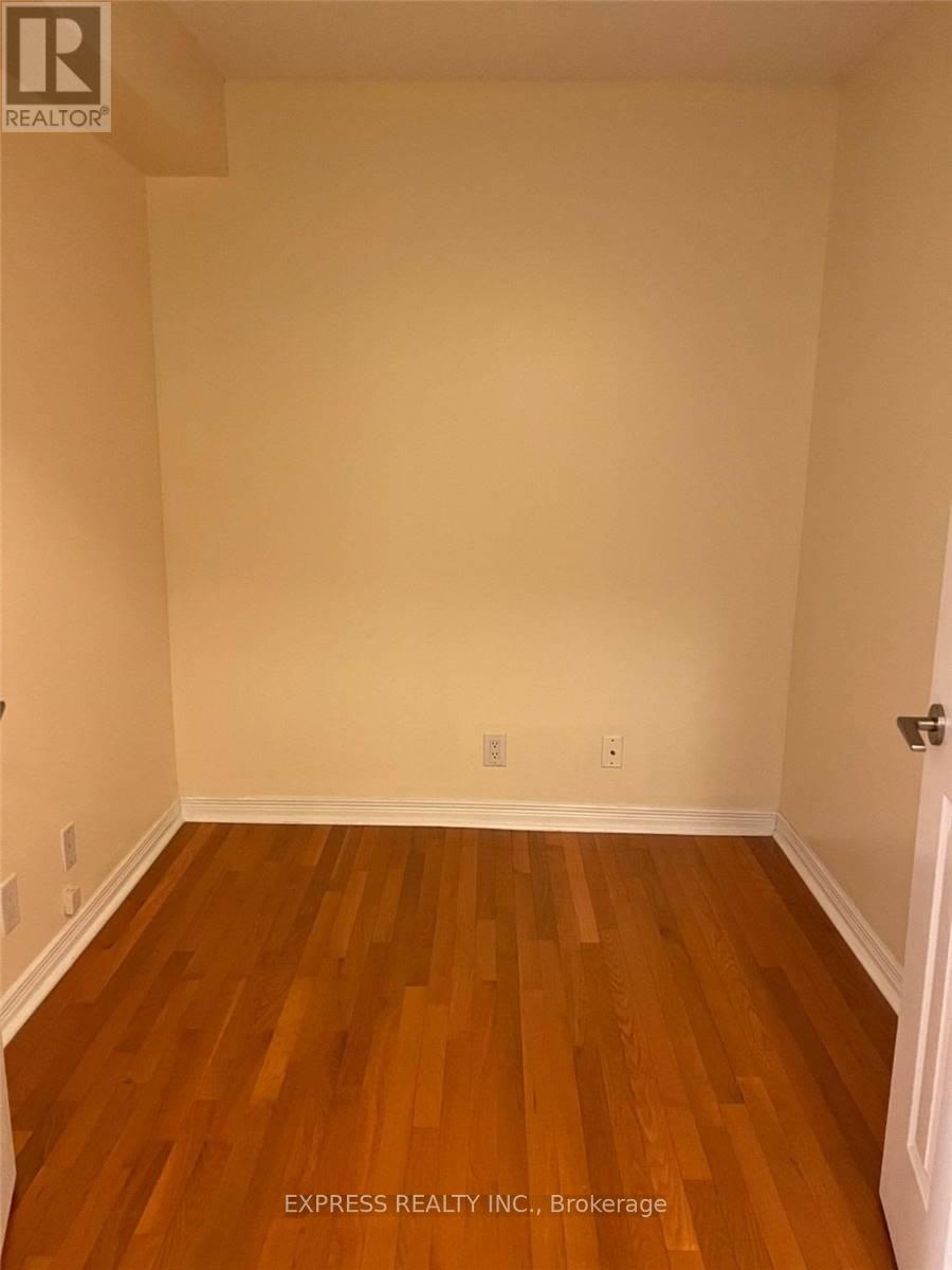 1302 - 736 Spadina Avenue Property Photo 6