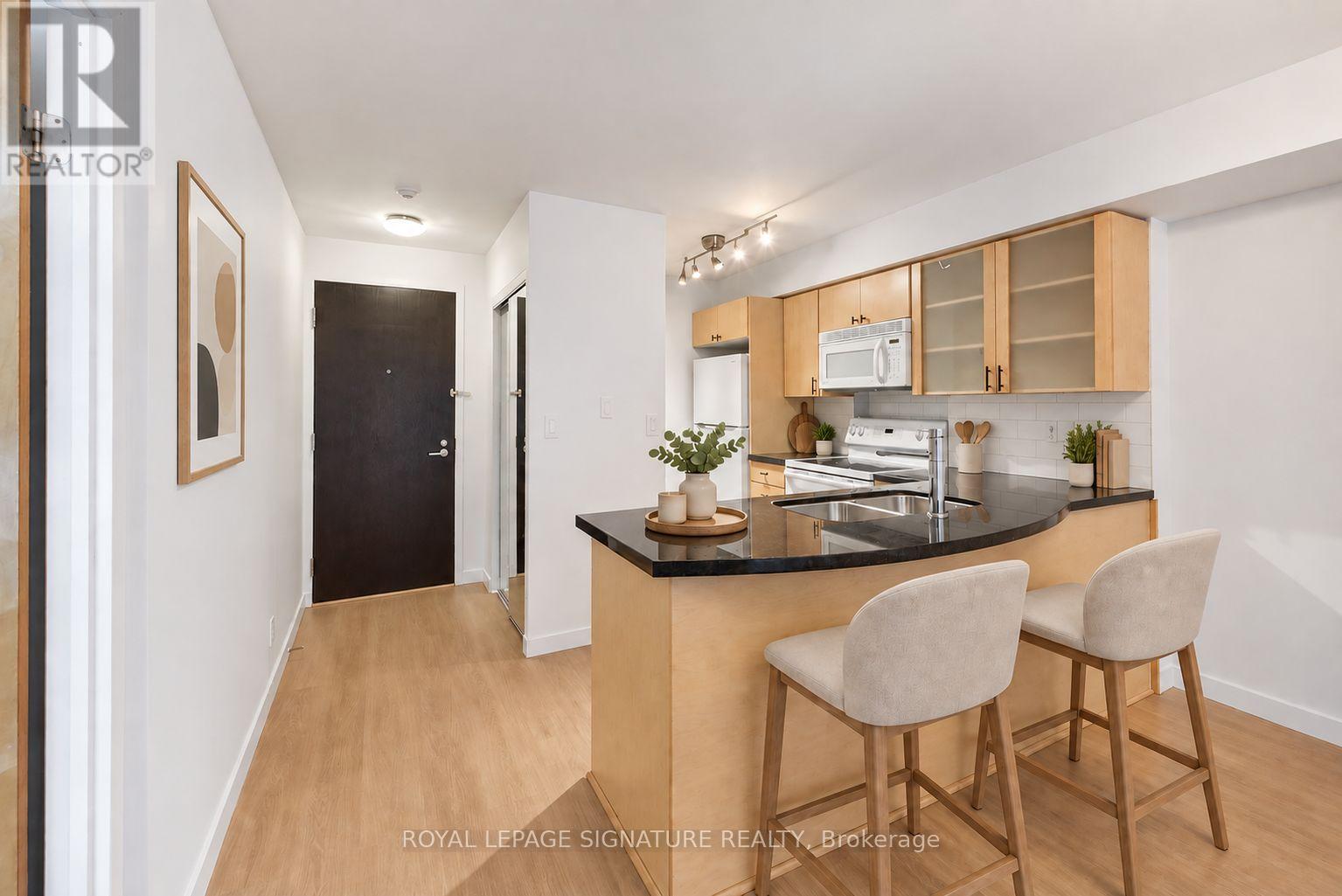 405 - 1005 King Street W Property Photo 5