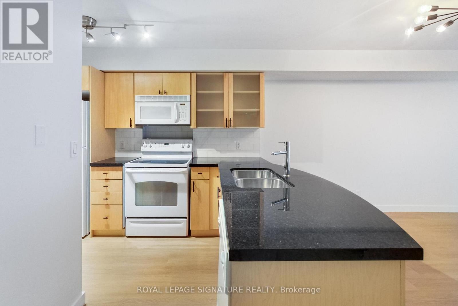 405 - 1005 King Street W Property Photo 6