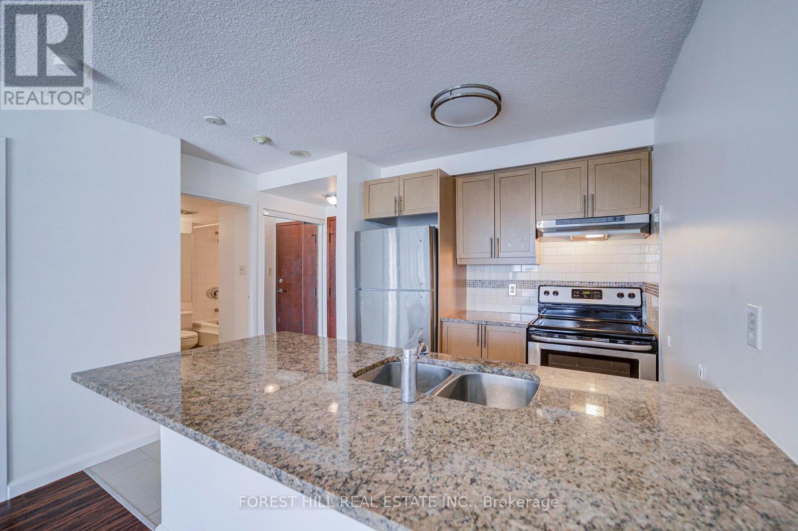 1810 - 10 Yonge Street Property Photo 3