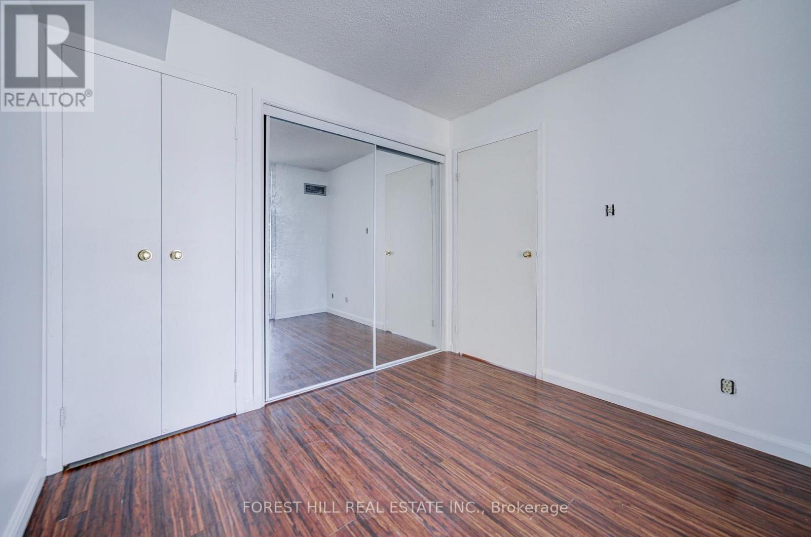 1810 - 10 Yonge Street Property Photo 9