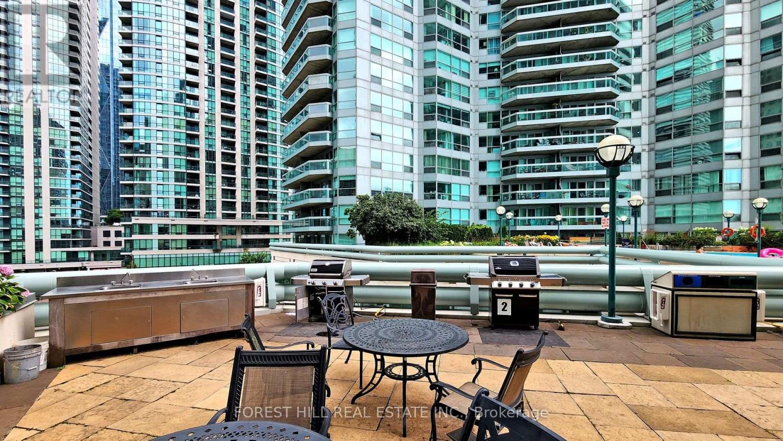 1810 - 10 Yonge Street Property Photo 25