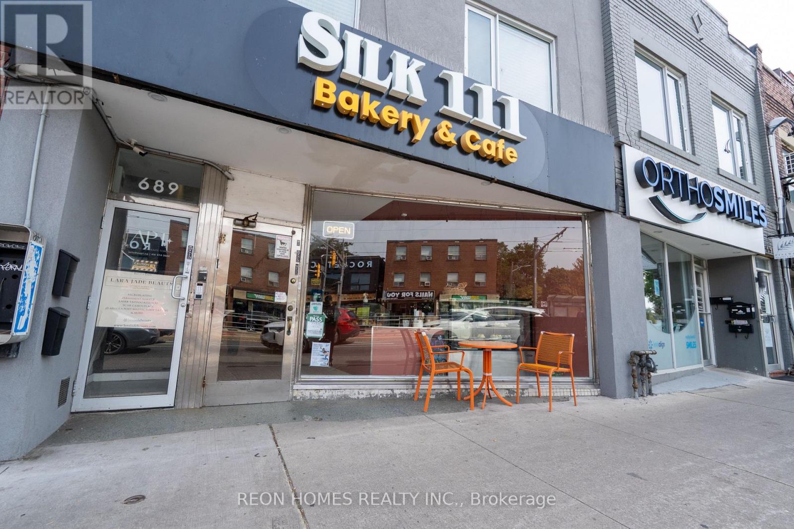 689 ST CLAIR AVENUE W