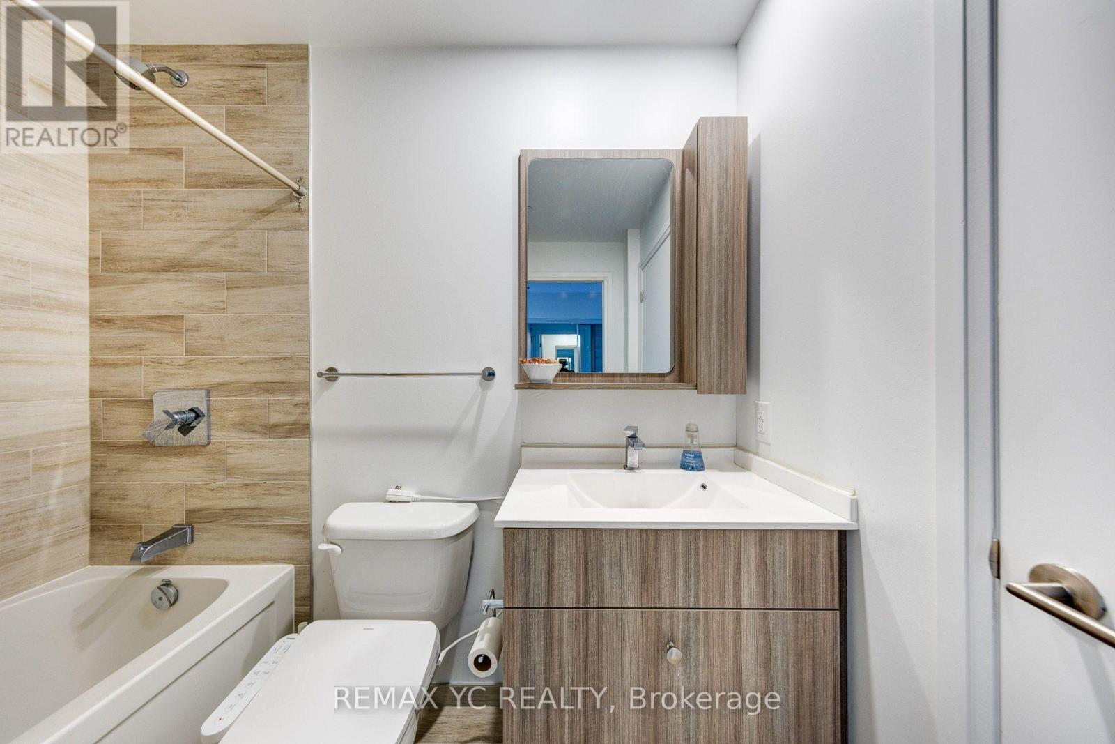 2110 - 75 Canterbury Place Property Photo 12