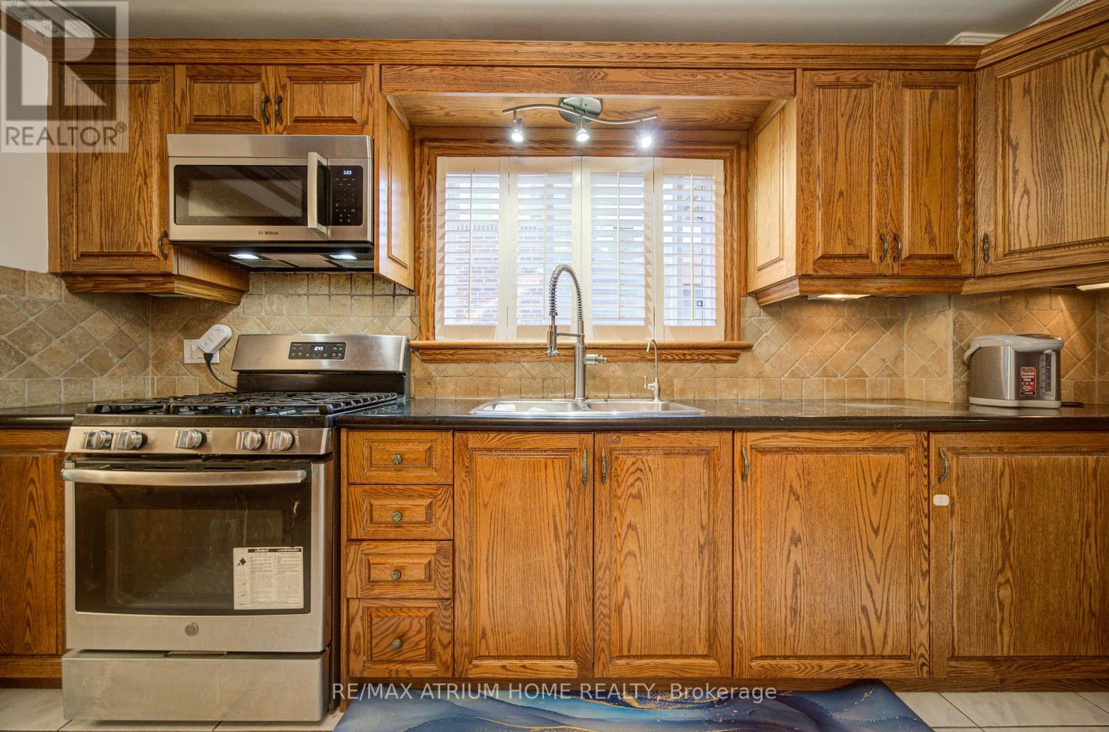 8 Patrick Boulevard Property Photo 5