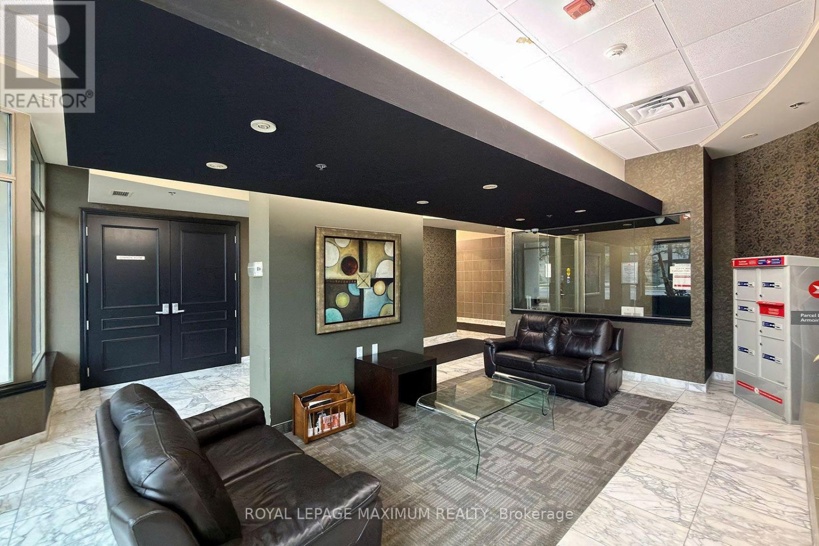505 - 935 Sheppard Avenue W Property Photo 6
