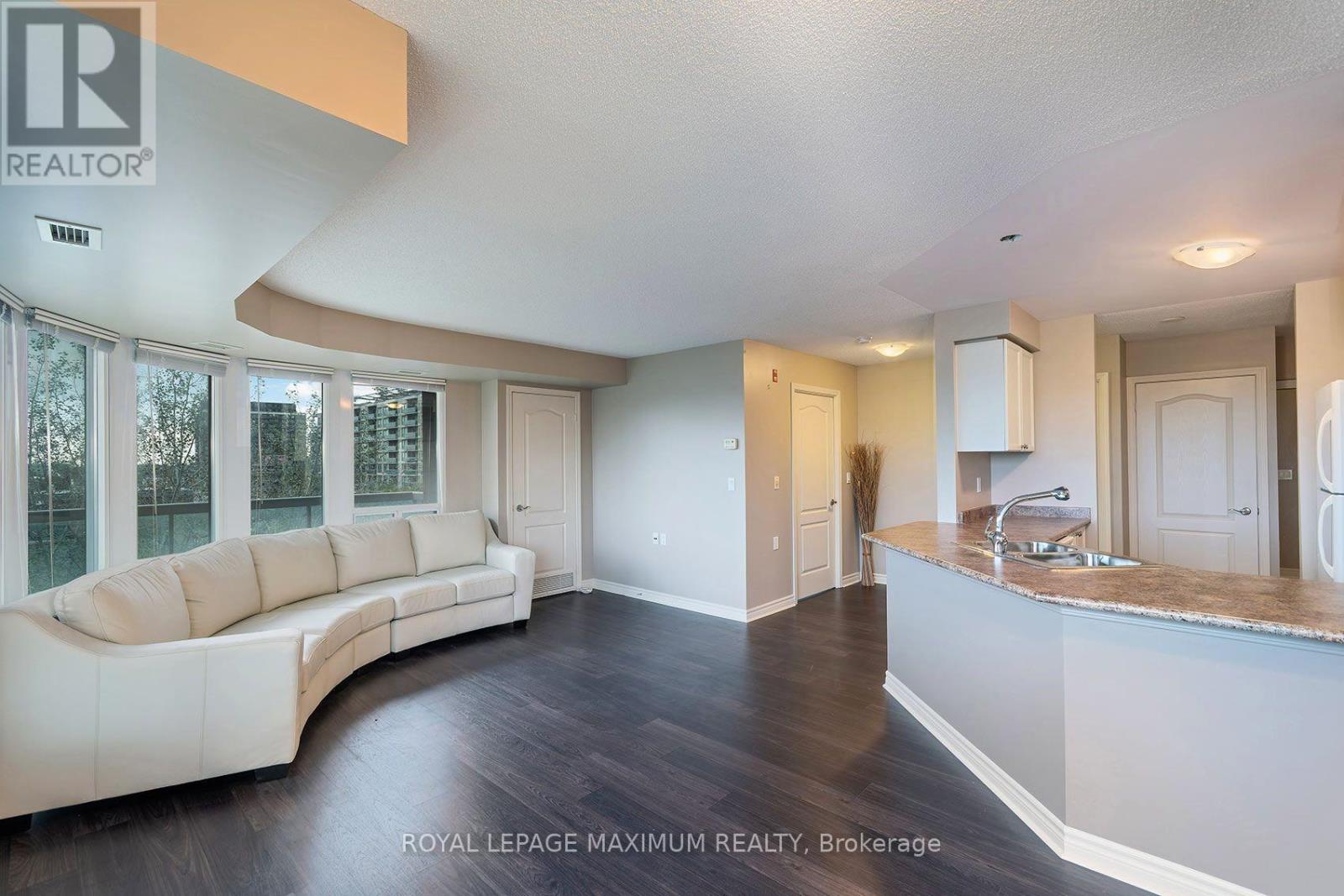 505 - 935 Sheppard Avenue W Property Photo 8