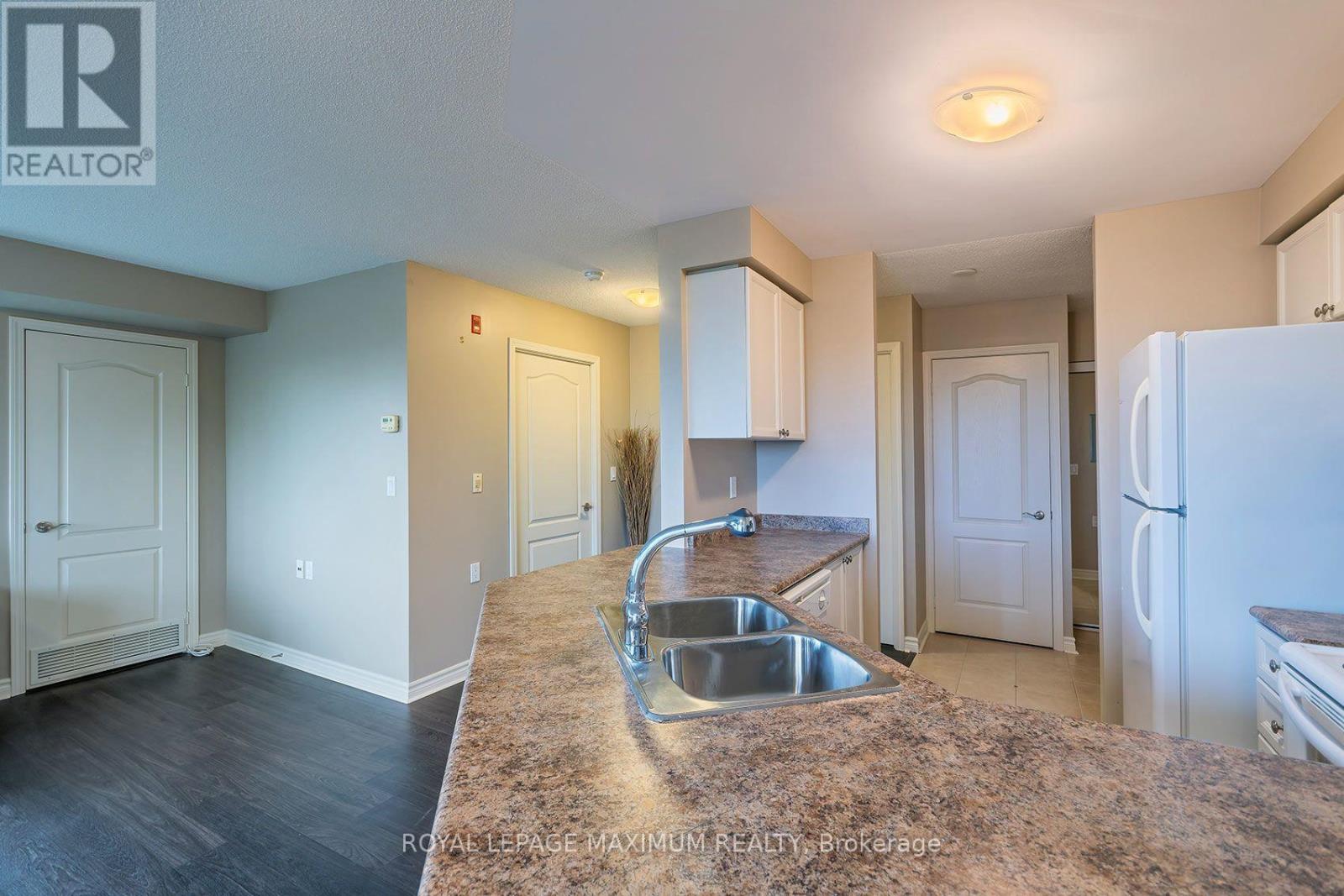 505 - 935 Sheppard Avenue W Property Photo 19