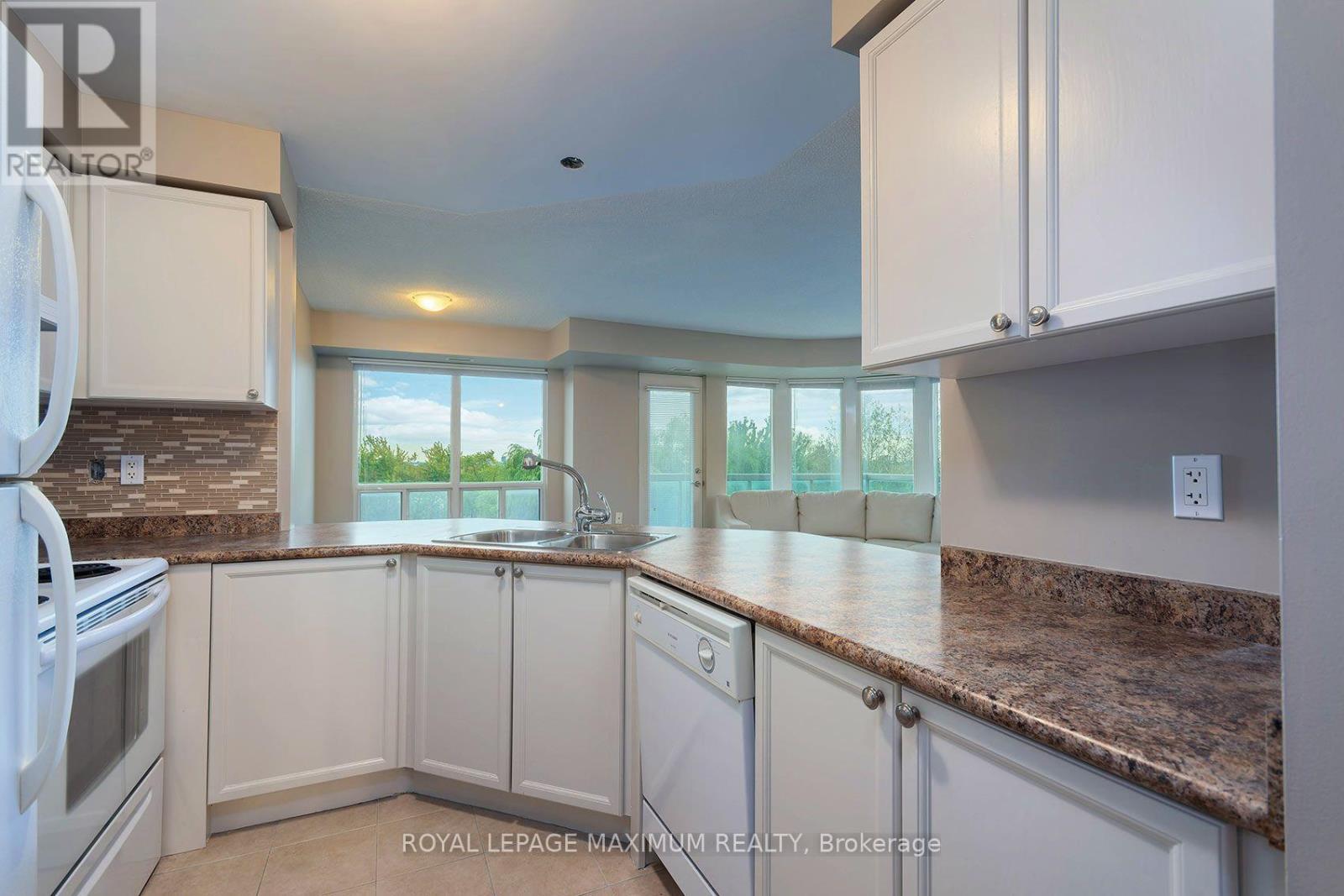 505 - 935 Sheppard Avenue W Property Photo 20