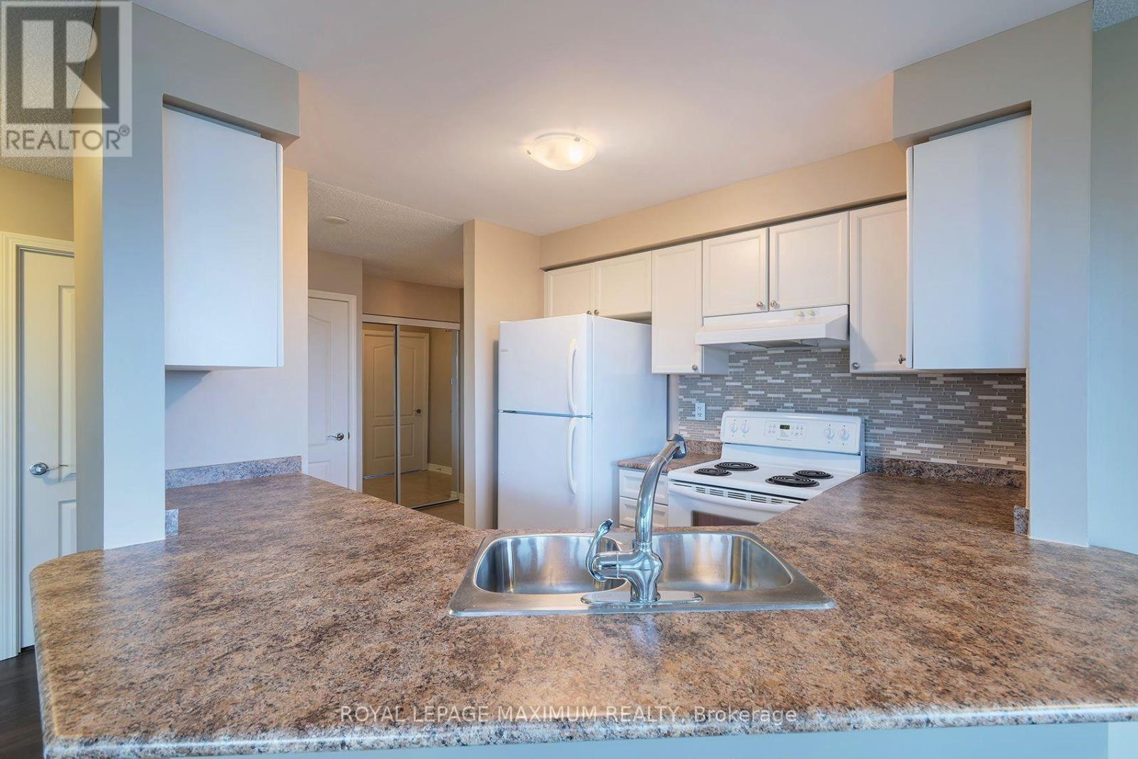 505 - 935 Sheppard Avenue W Property Photo 21