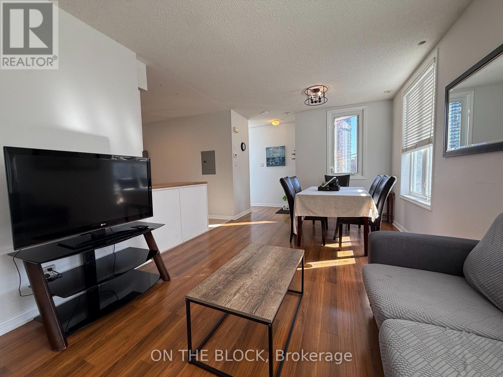 223 - 28 Douro Street Property Photo 5