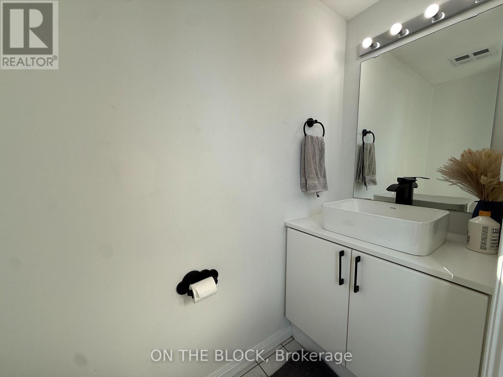 223 - 28 Douro Street Property Photo 12