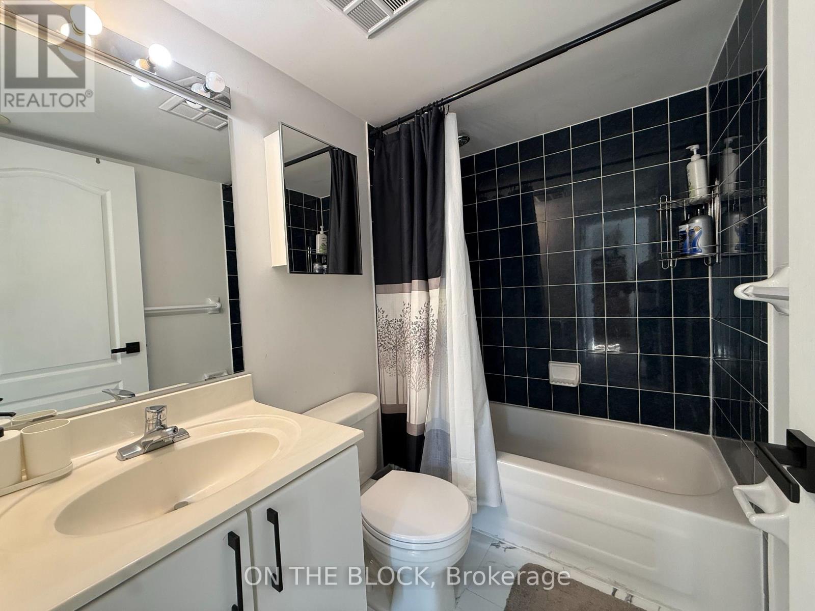 223 - 28 Douro Street Property Photo 15
