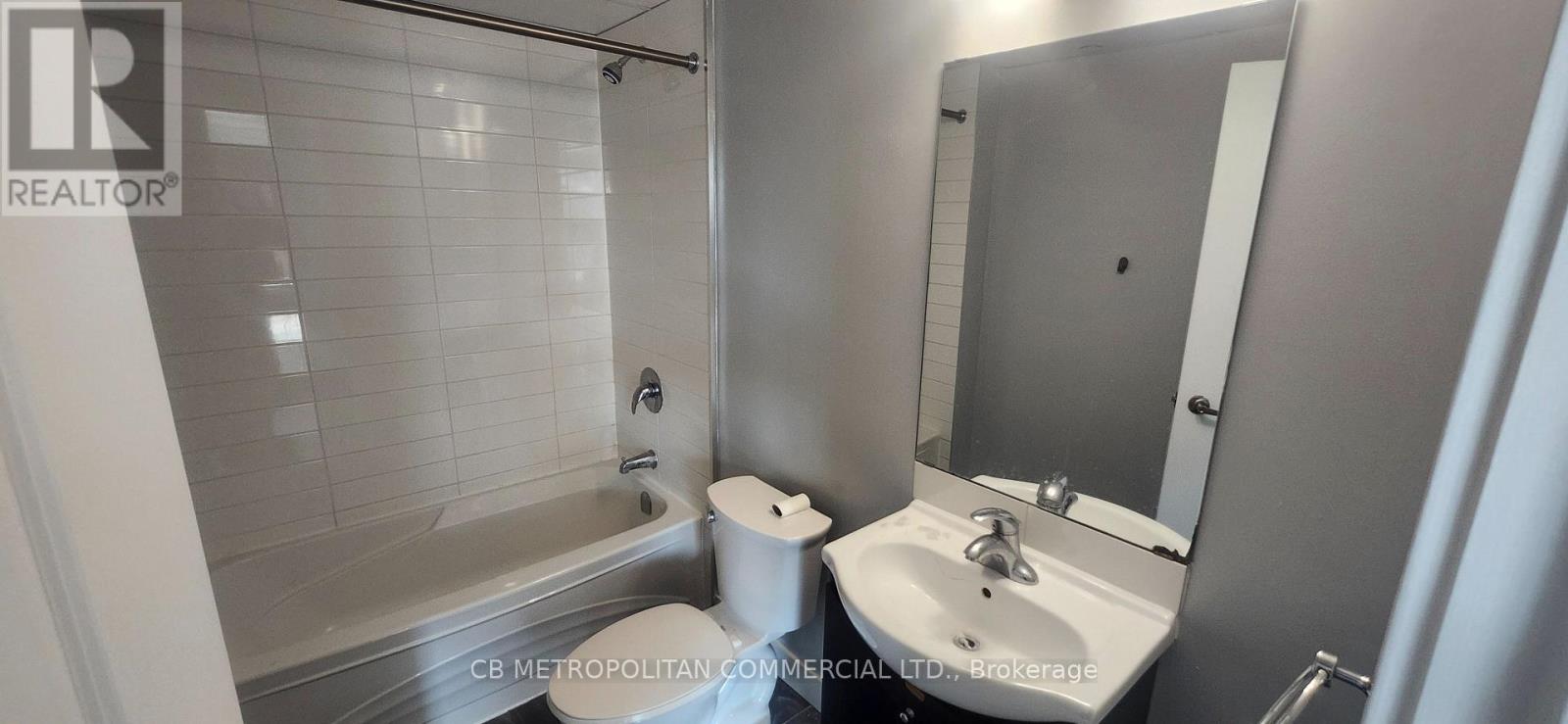 303 - 335 College Street Property Photo 7