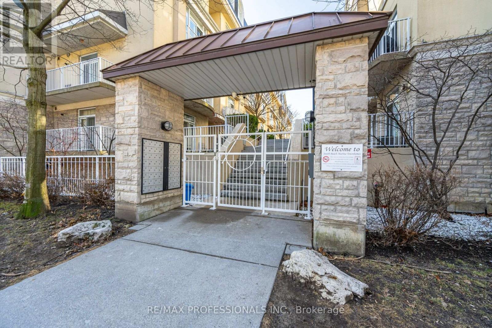 362 - 32 Stadium Road Property Photo 3