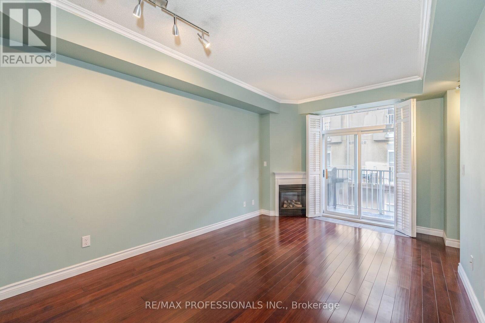362 - 32 Stadium Road Property Photo 5