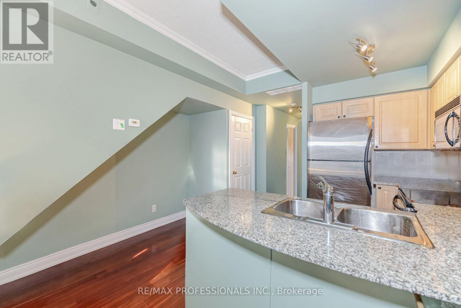 362 - 32 Stadium Road Property Photo 7