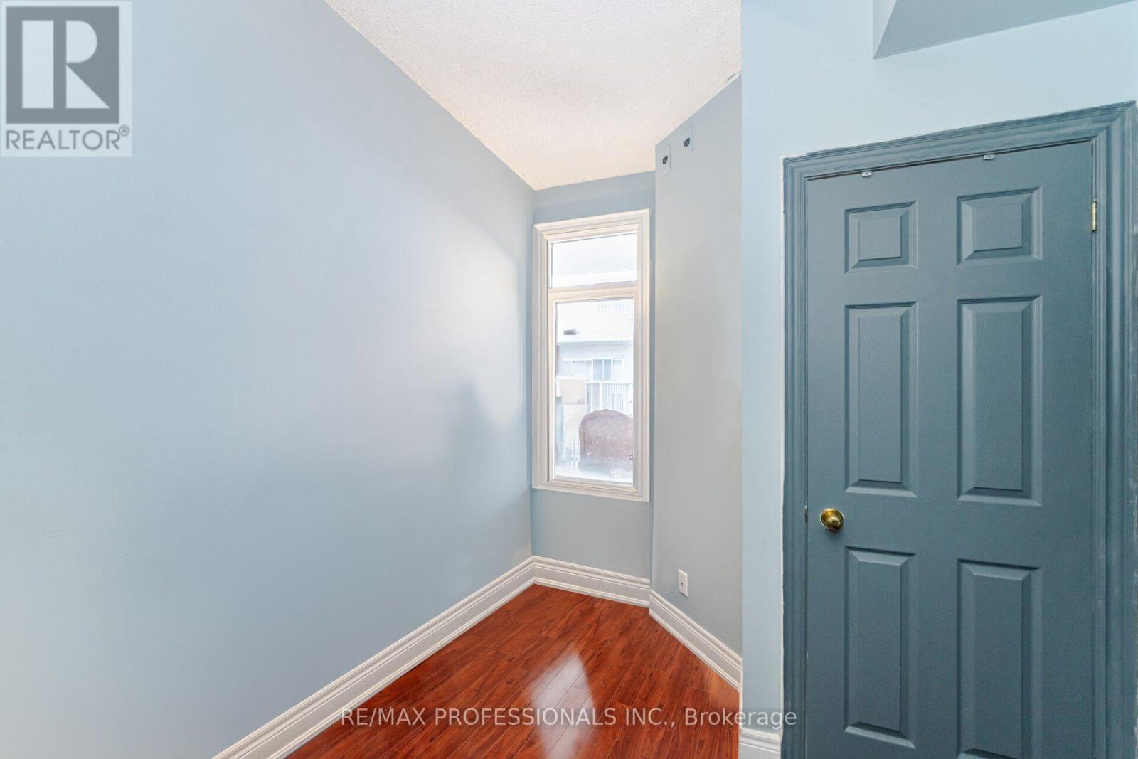 362 - 32 Stadium Road Property Photo 10
