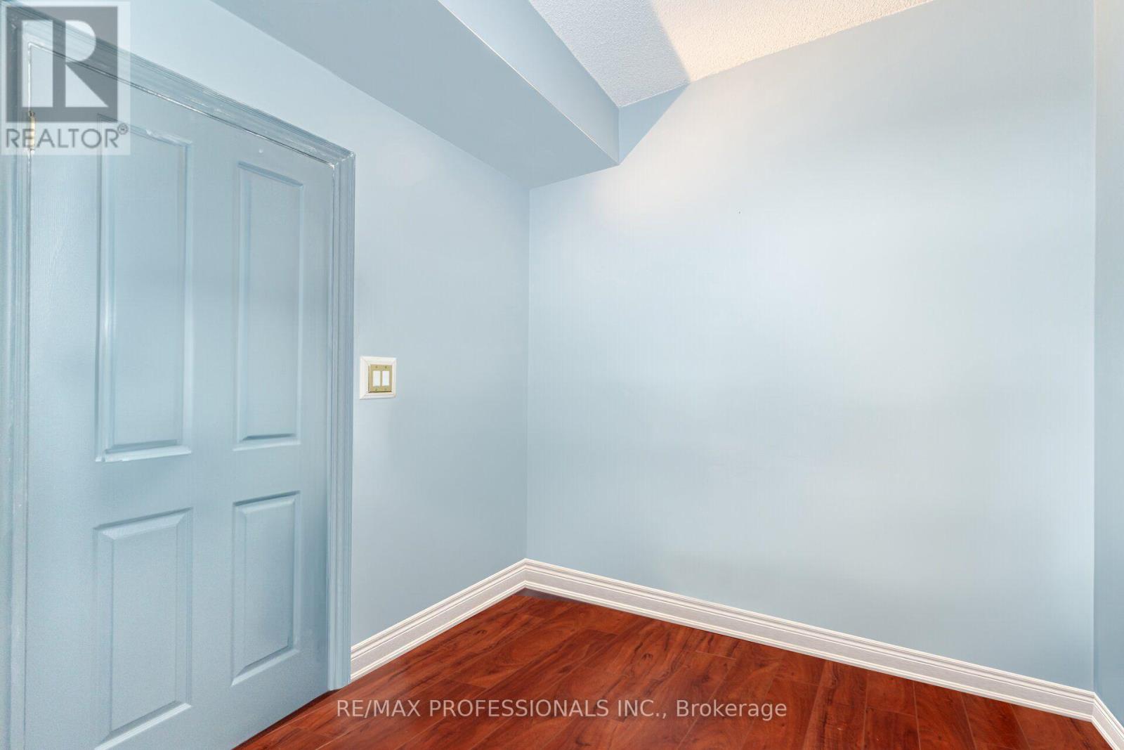 362 - 32 Stadium Road Property Photo 11
