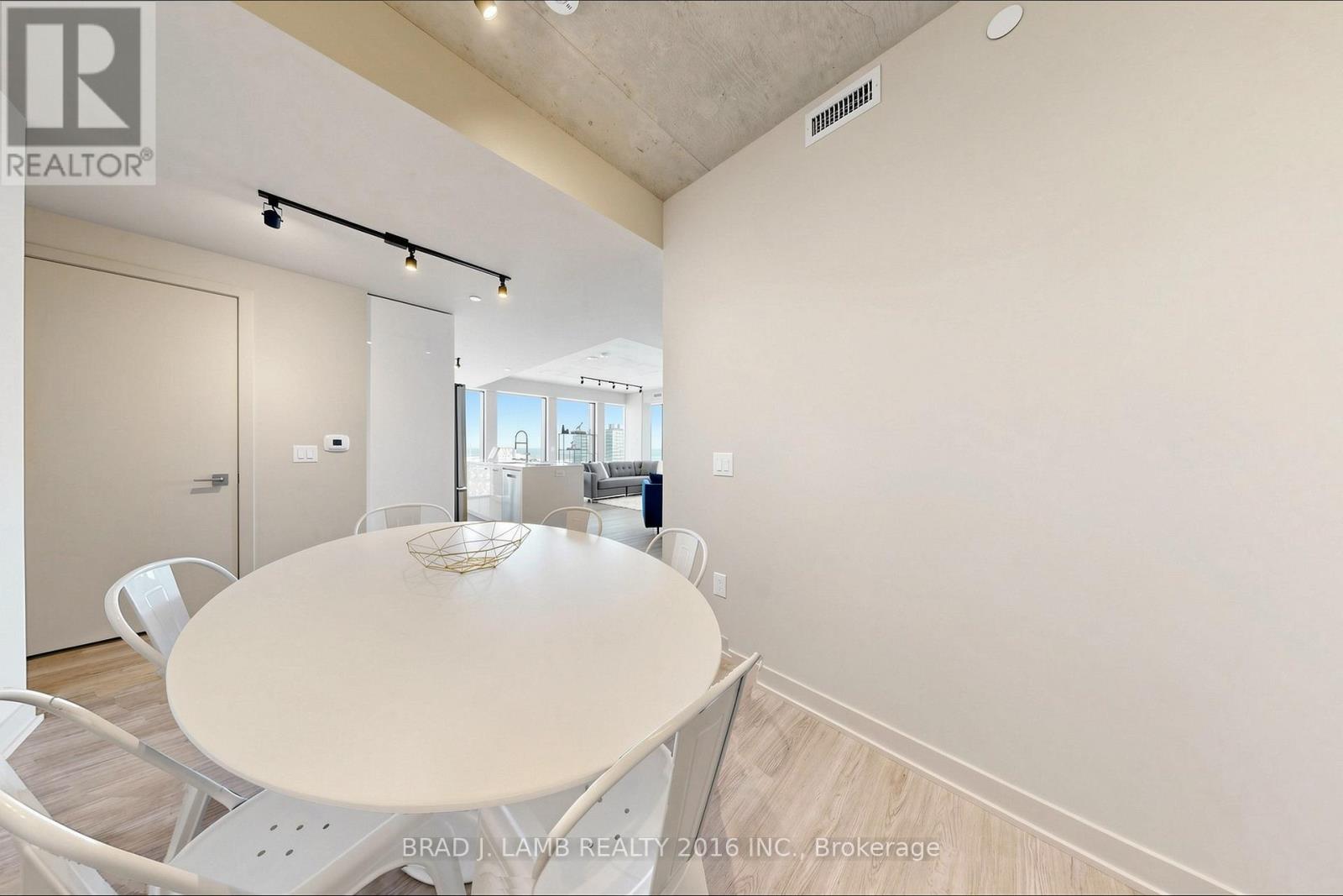 3001 - 284 King Street E Property Photo 6