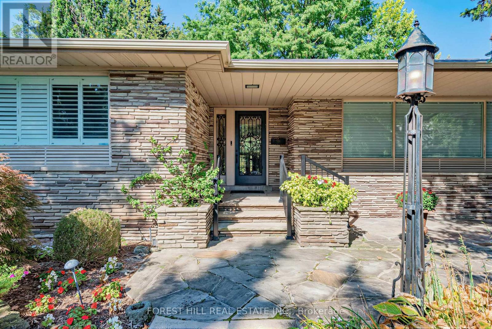 4 Abrams Place Property Photo 2