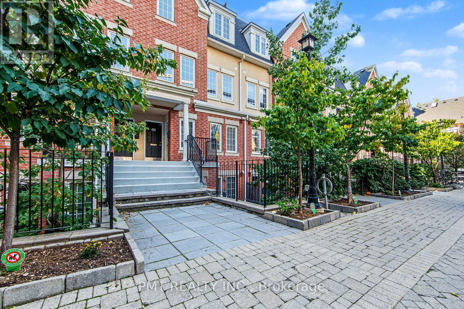 23 - 11 Niagara Street Property Photo 1