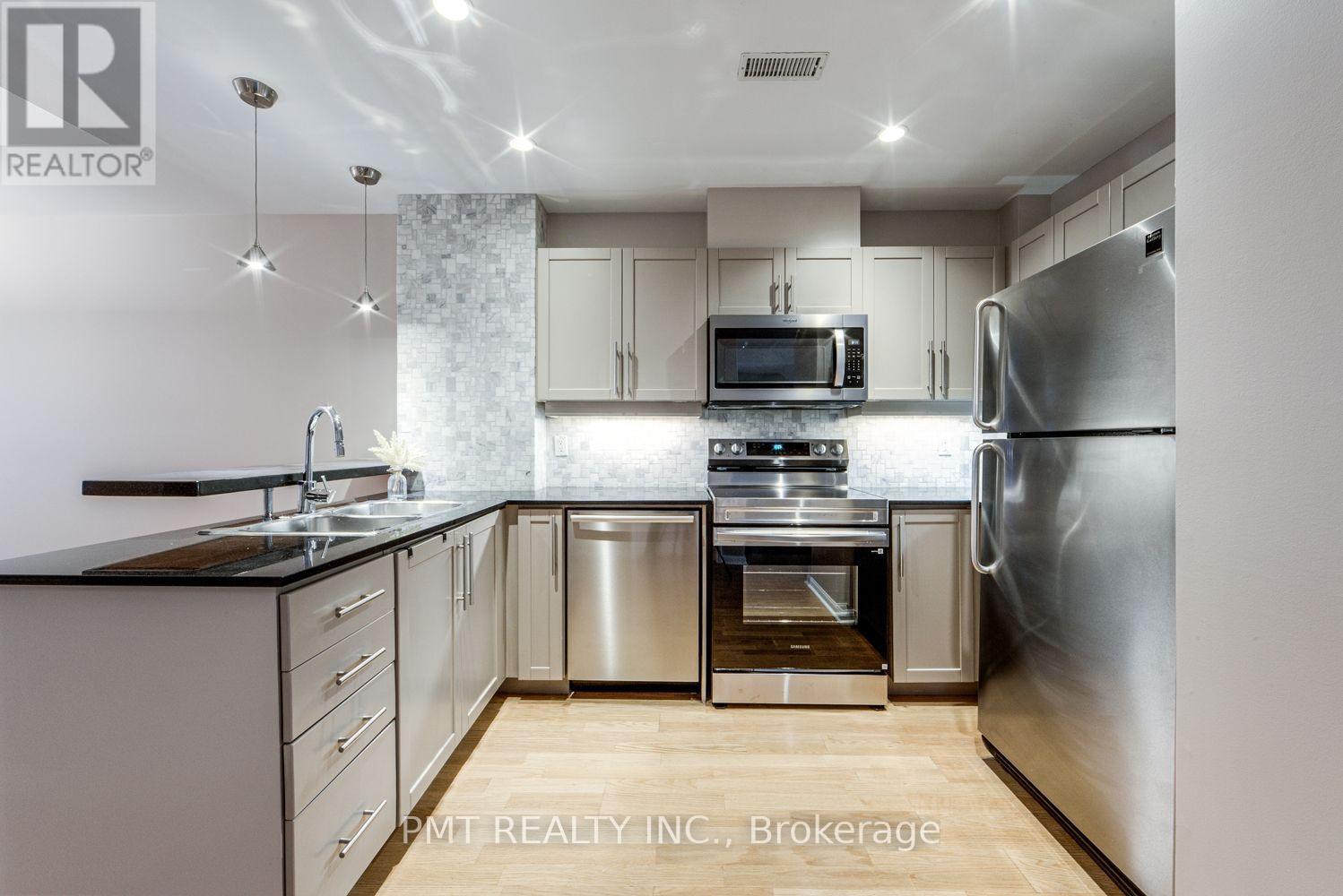 23 - 11 Niagara Street Property Photo 3