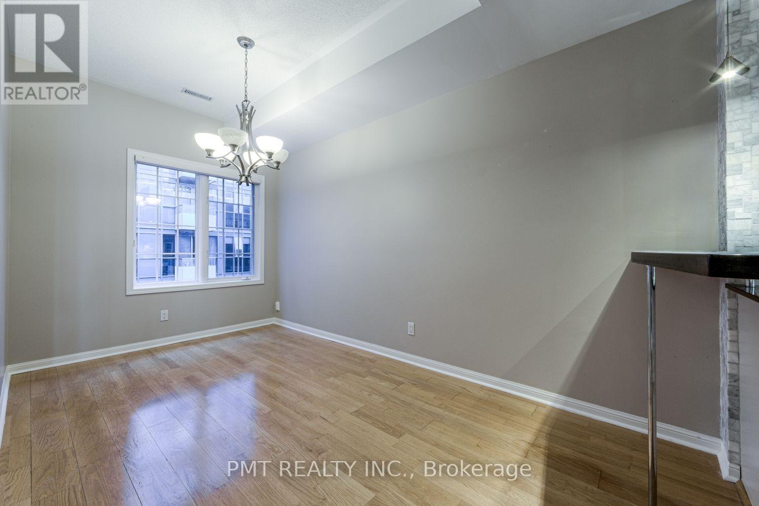 23 - 11 Niagara Street Property Photo 6