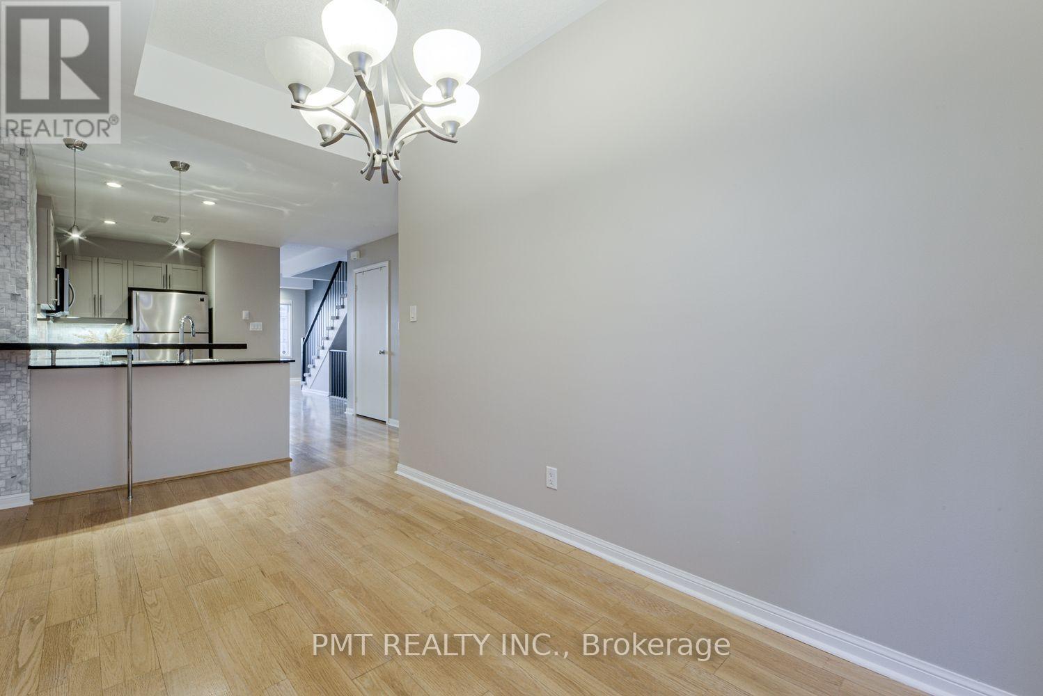 23 - 11 Niagara Street Property Photo 7