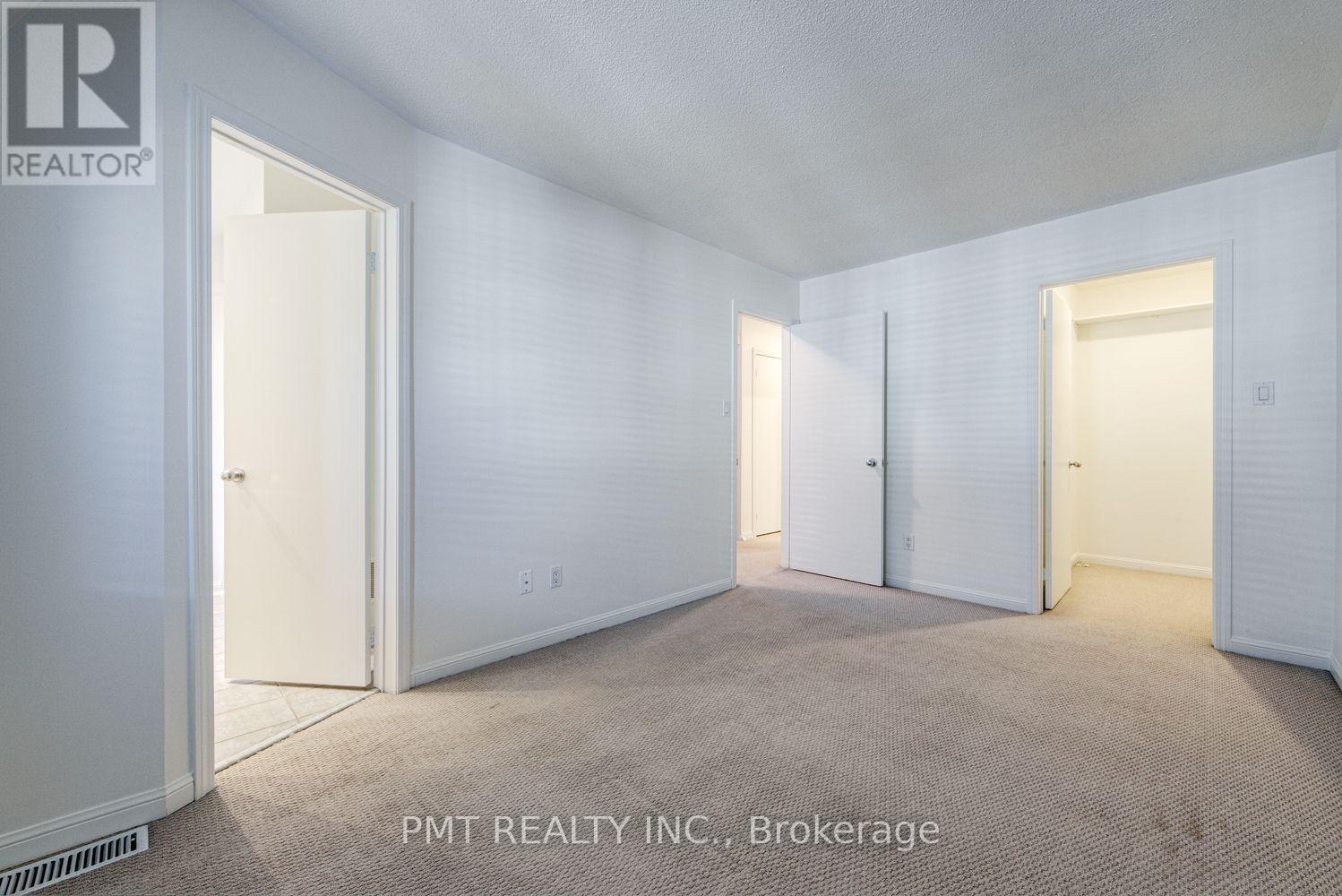 23 - 11 Niagara Street Property Photo 18