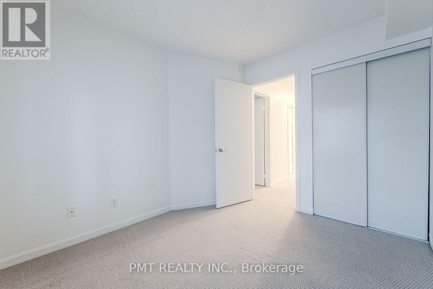 23 - 11 Niagara Street Property Photo 22