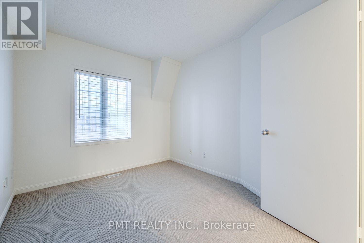 23 - 11 Niagara Street Property Photo 23