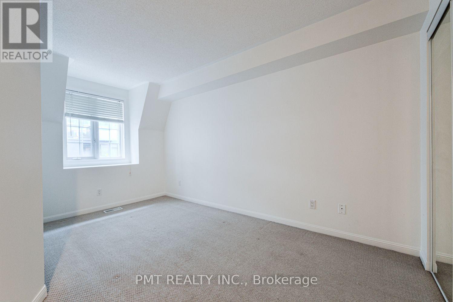 23 - 11 Niagara Street Property Photo 24