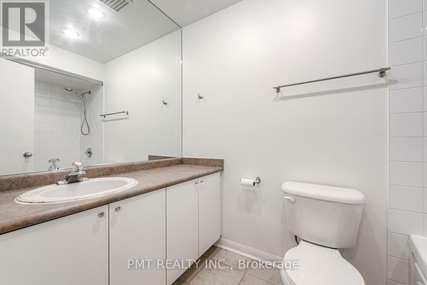23 - 11 Niagara Street Property Photo 26