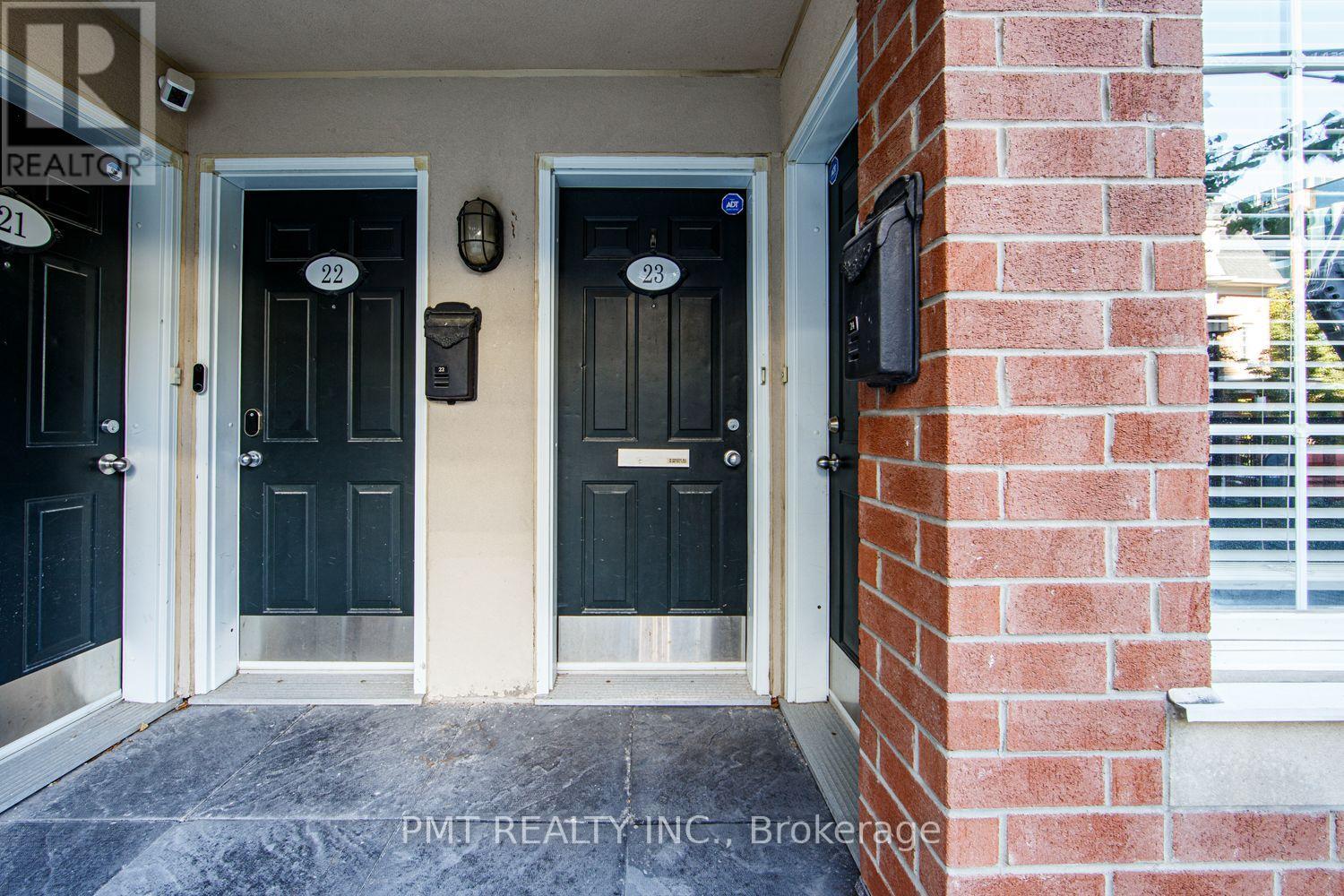 23 - 11 Niagara Street Property Photo 32