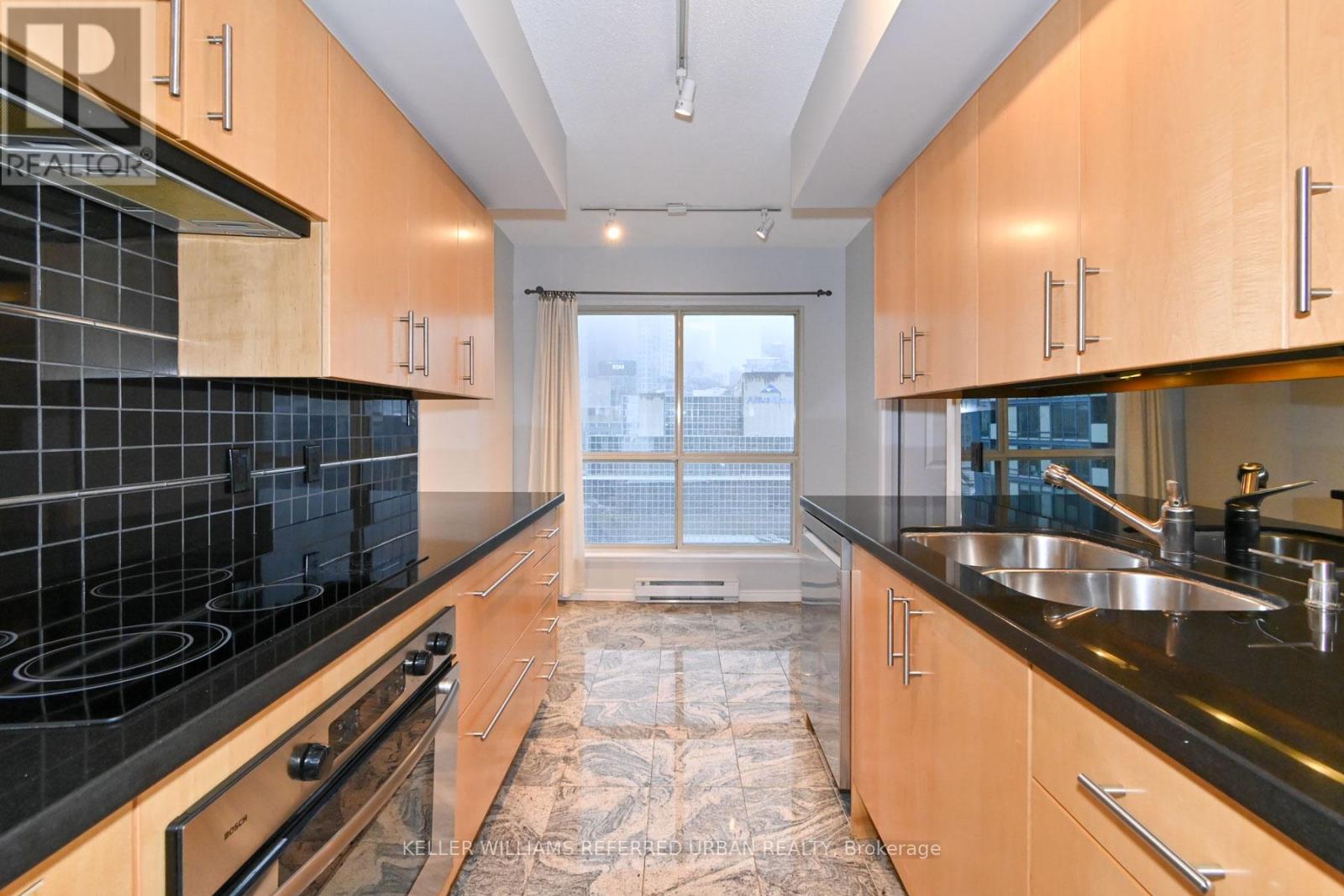 1604 - 25 The Esplanade Property Photo 11
