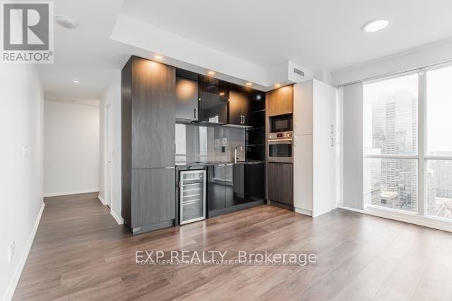 4515 - 70 Temperance Street Property Photo 8