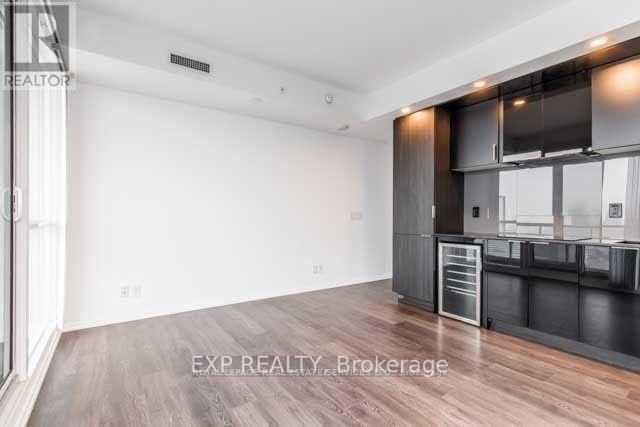 4515 - 70 Temperance Street Property Photo 10