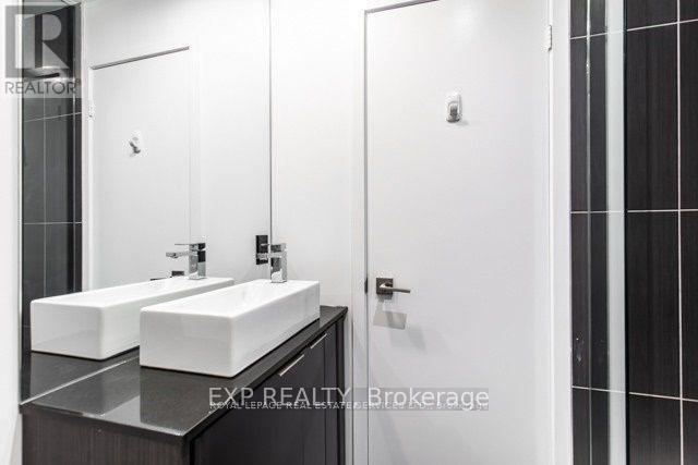 4515 - 70 Temperance Street Property Photo 33