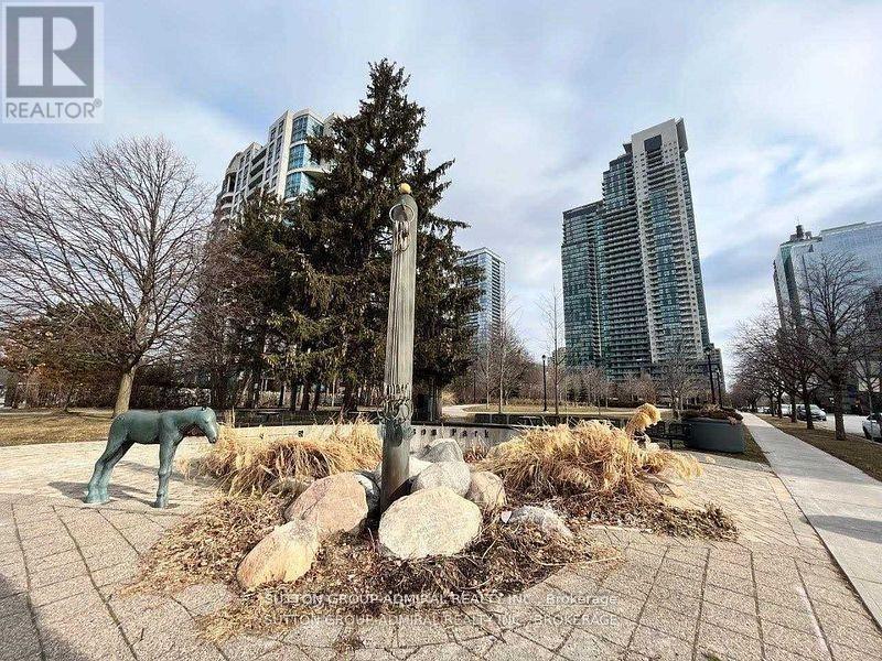2705 - 5168 Yonge Street Property Photo 20