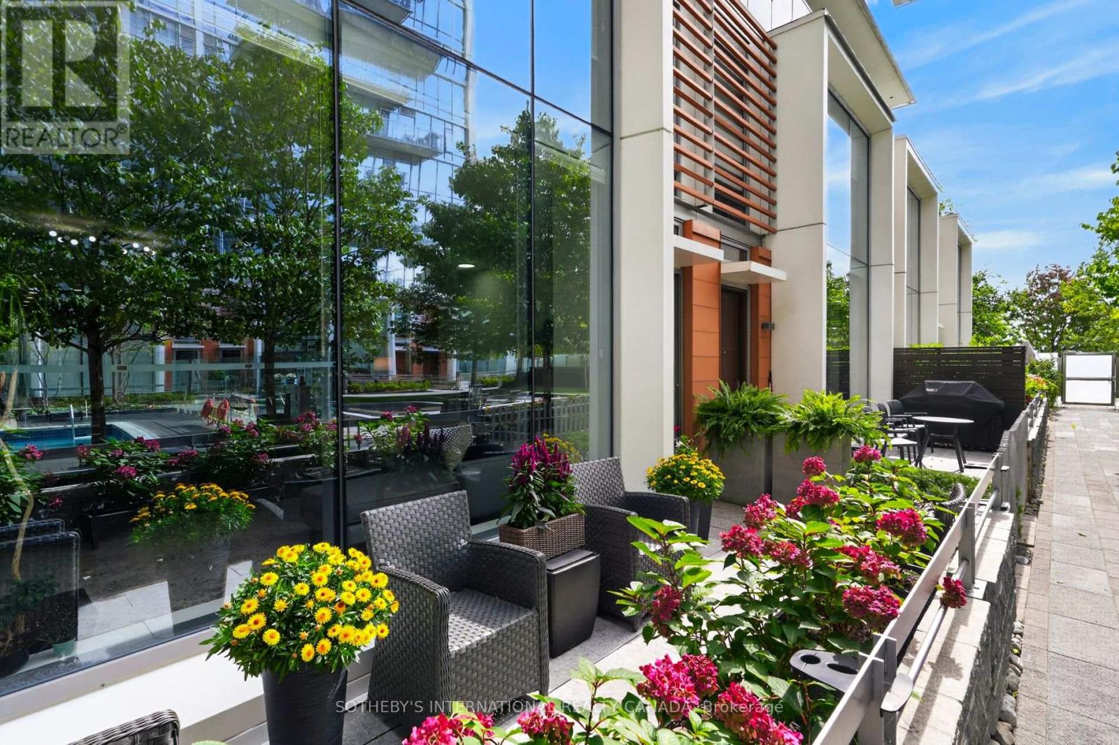 Th 114 - 29 Queens Quay E Property Photo 1