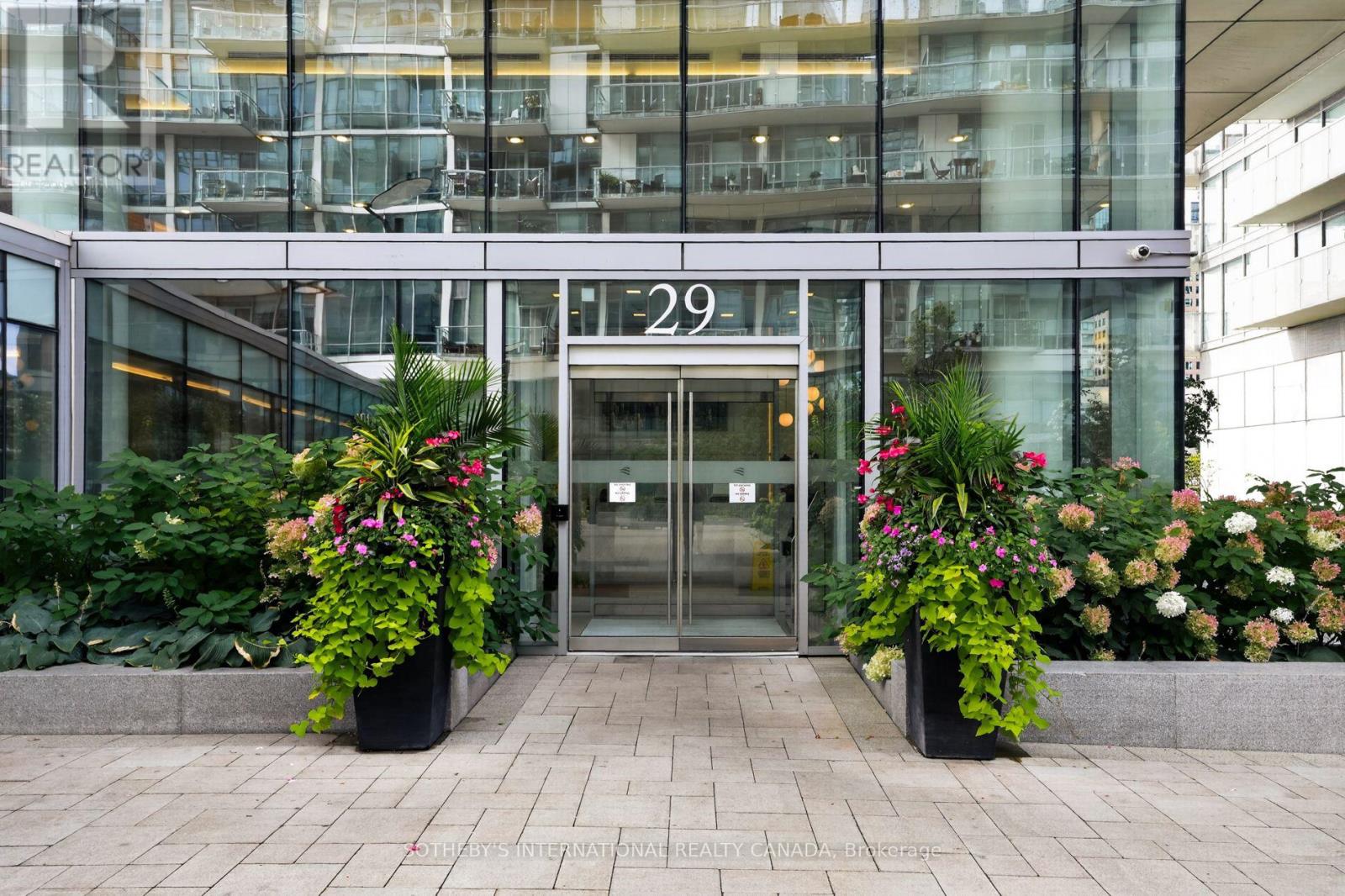 Th 114 - 29 Queens Quay E Property Photo 6