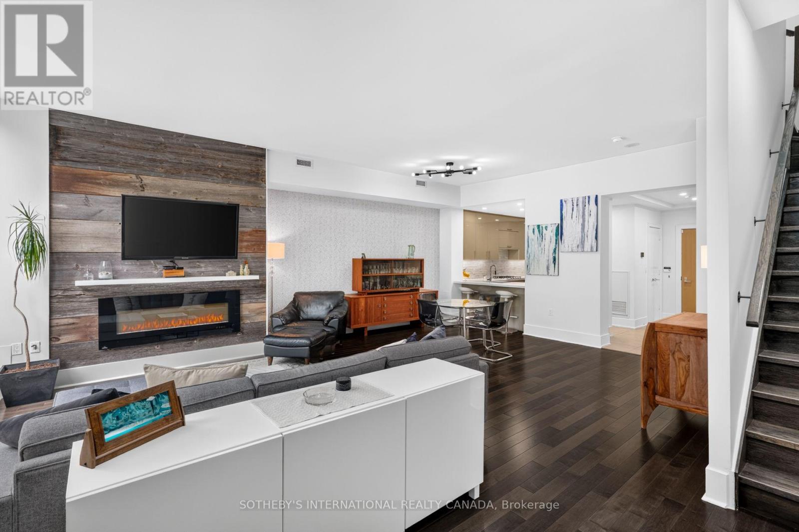 Th 114 - 29 Queens Quay E Property Photo 9