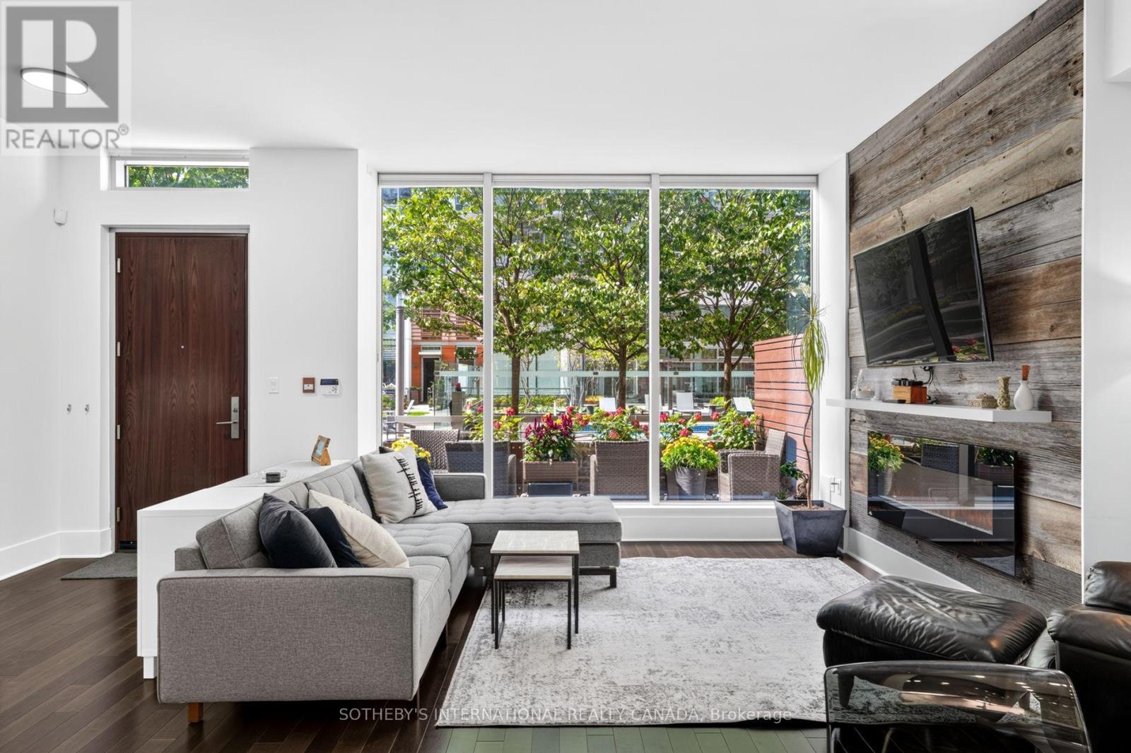 Th 114 - 29 Queens Quay E Property Photo 10